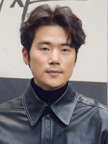 Kim Kang Woo